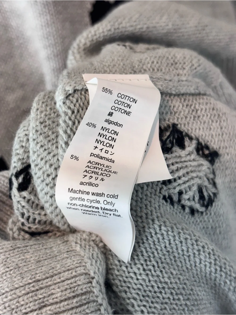 GAP Women’s Heart Print Knit Sweater – Gray & Black – Size M